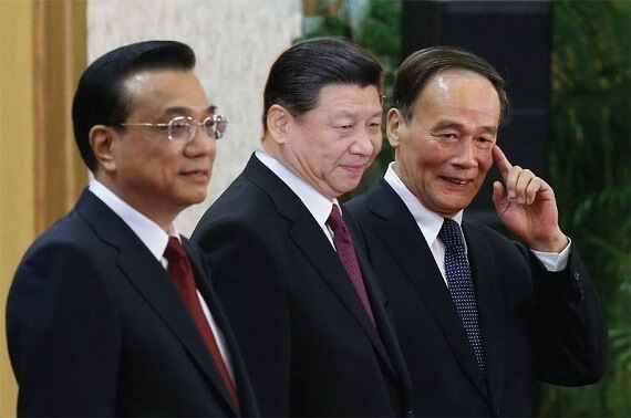 左から李克強首相、習近平主席、王岐山副主席の画像